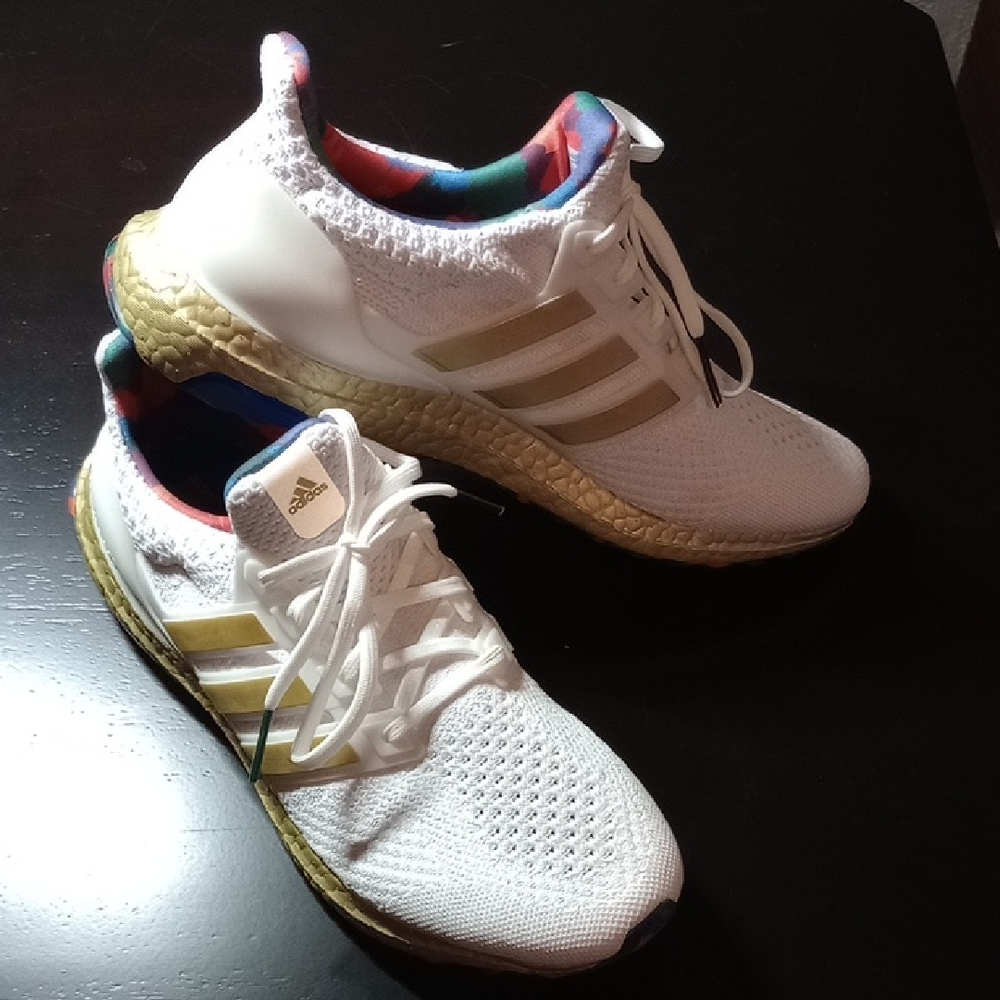 Ultra Boost Adidas White and Gold Sneakers with Colorful Lining